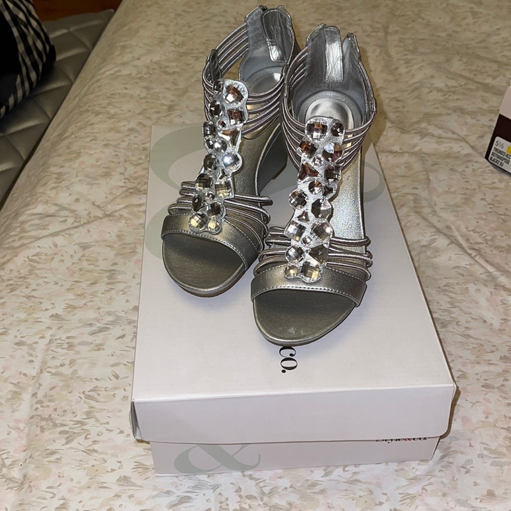 Style & Co Rhinestone Wedges - Picture 2 of 2